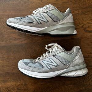 New Balance 990v5